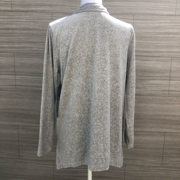 Full zip Sweater New with tags Size Medium - Picture 2 of 7